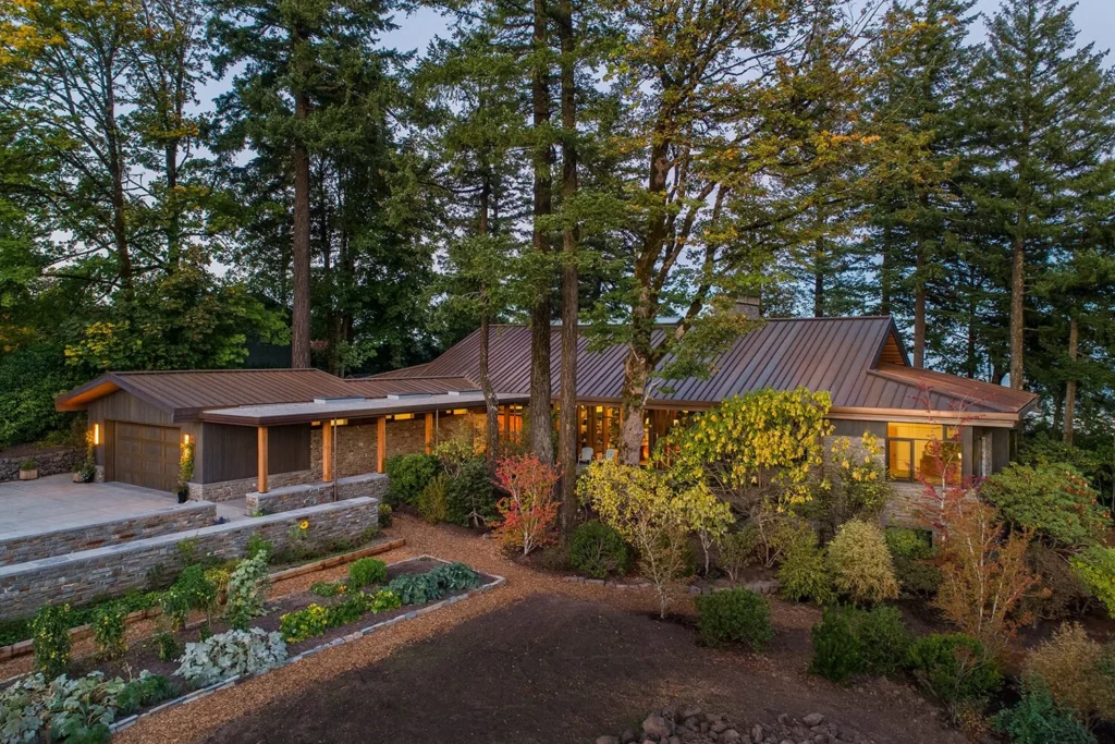 Portland House | Photo by David Papazian